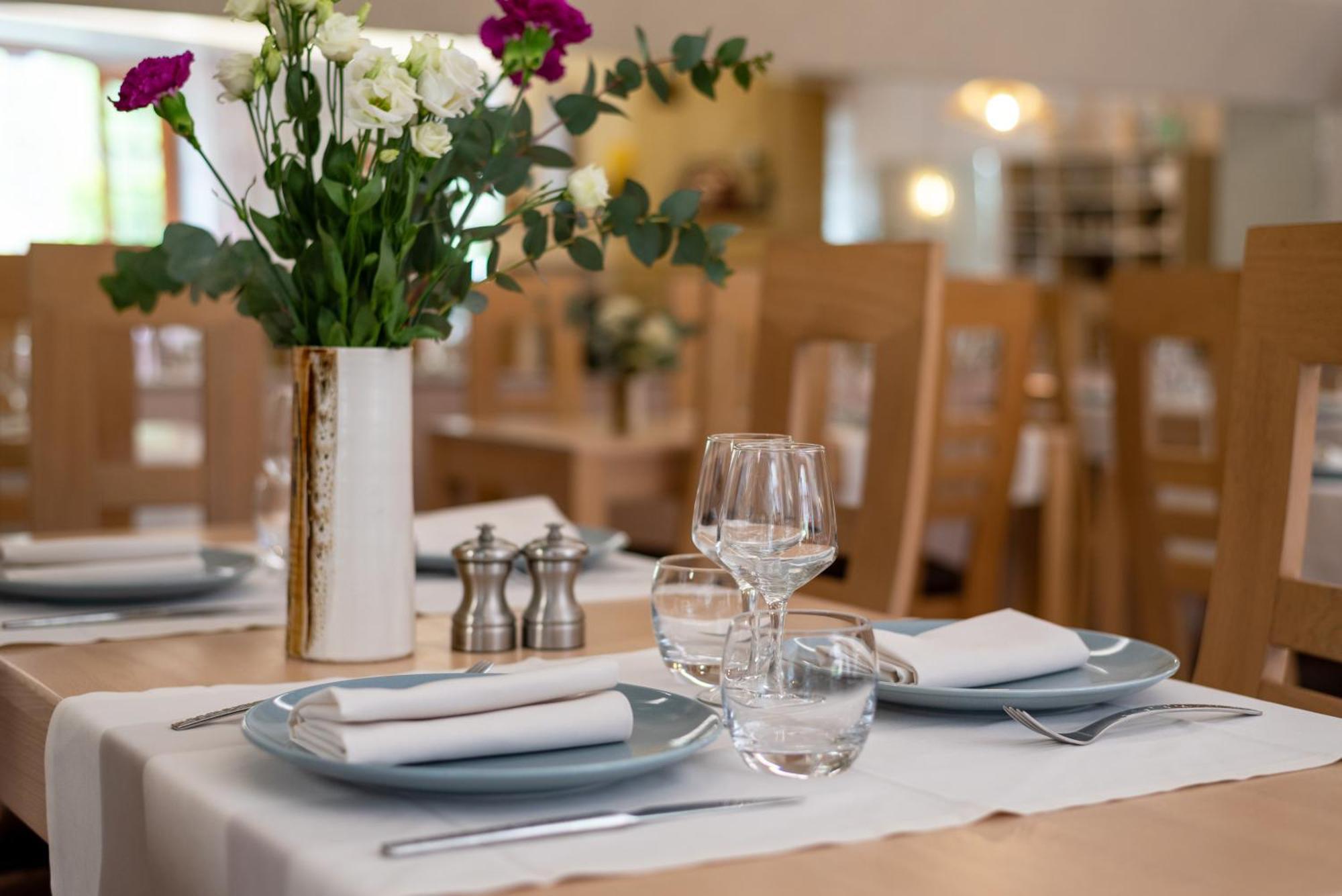 Hotel Restaurant Le Relays Du Chasteau - Logis Hotel Brousse-le-Chateau Zewnętrze zdjęcie